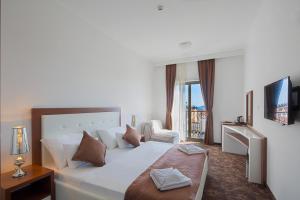 Double Room with Sea View room in Hotel Pozzo