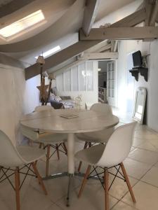 Appartements Les Citronniers : photos des chambres