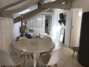 Appartements Les Citronniers : photos des chambres