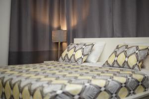 Aspalathos Centar Holiday - City center, a few minutes walking distance to the UNESCO Palace, parking lot in front of the apartment