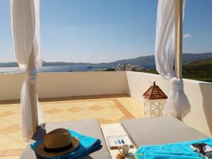 One Bedroom Apartment with Sea View room in Psilandis Studios