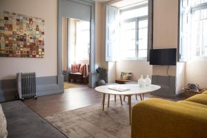 RIBEIRA CHARMING APARTMENTS