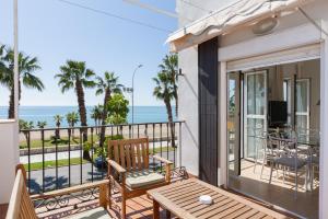 Apartamento con encanto en primera linea de playa - Hoteles de 4 estrellas en Málaga
