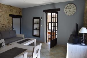 Maisons de vacances Gite La Lichere - Le Romarin : Maison 3 Chambres