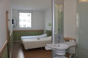 Standard Room with 2 Single Beds room in Ibis budget Wien Messe