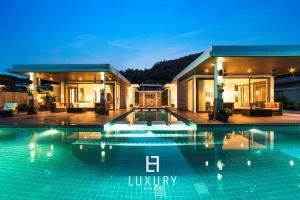 5 Bedroom Amazing Pool Villa In Resort TS1