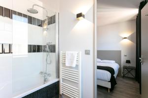 Hotels Hotel De Paris : photos des chambres