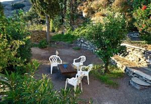 House with a garden in Kardiani village, Tinos Tinos Greece