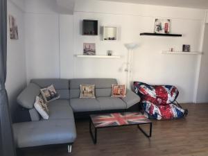 London 18 Apartment