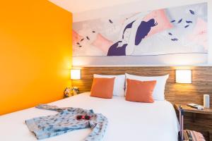 2 Adjacent Rooms room in ibis Styles Louvain-la-Neuve Hotel and Events