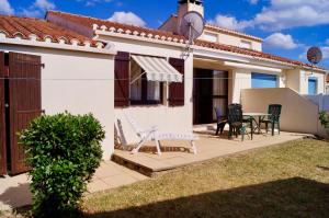 Maisons de vacances Belle maison a 600 metres de la grande plage de Saint-Gilles-Croix-de-Vie : photos des chambres