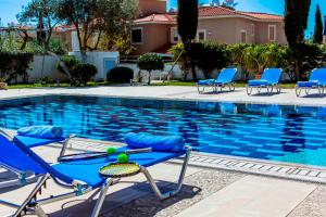 6 bdr villa with TENNIS COURT