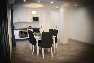 LUXURY 2-bed apartment with big terrace in aparthotel with outdoor pools in CALAHONDA