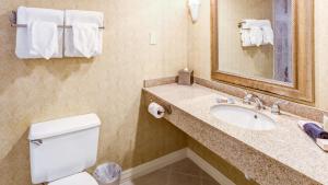 Deluxe Suite room in The Glidden House