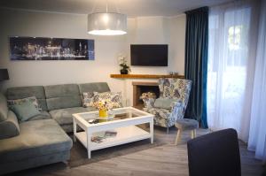 LUXURY 2-bed apartment with big terrace in aparthotel with outdoor pools in CALAHONDA