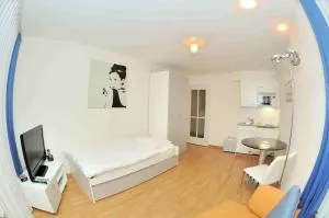 Modern studio near main station - Crown 16 - Zürich