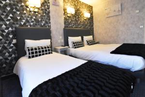 Hotels Hotel du Nord - Ville-Haute : Chambre Triple Standard