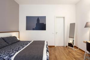 cV5 - La Spezia city center - Wide modern apartment walking distance to the station to Cinque Terre - Big terrace on the roofs