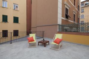 cV5 - La Spezia city center - Wide modern apartment walking distance to the station to Cinque Terre - Big terrace on the roofs