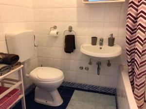 Beautiful Street Apartment - Sea View