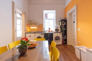 Fluxus Hostel