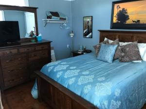 Queen Room room in Whooping Crane Manor B & B