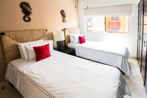 201 Corto Maltes 3 bedroom apt ocean view