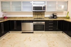 201 Corto Maltes 3 bedroom apt ocean view