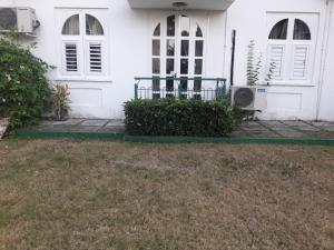 Cools 1 bedroom Beach & Garden View