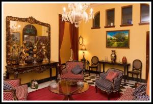 Splendid Colonial House 6