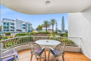 2 Bedroom Ocean View - Alexandria Apartments -Alexandra Headland
