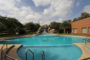 Golden Amoon Resort - Kolār