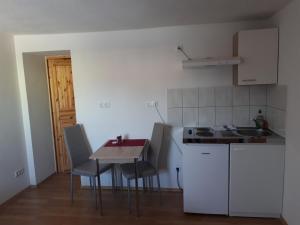 Gästehaus Apartments B & B27 und Pension Waldhorn