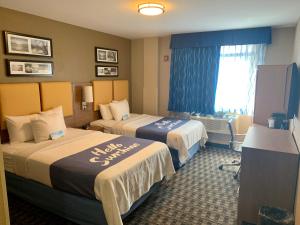 Room with Two Double Beds - Non-Smoking room in Days Inn by Wyndham Brooklyn Borough Park