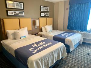Room with Two Double Beds - Mobility Access/Non-Smoking room in Days Inn by Wyndham Brooklyn Borough Park