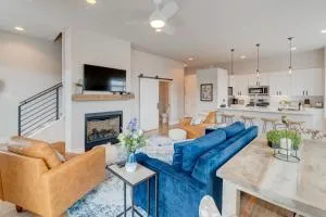 New Luxury Loft 1 I Huge Hot Tub I Great Views I Best Price I FREE Adventures Daily - 冬季公园