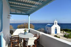 NAVA Devine Water Front House in Ambelas Paros Greece