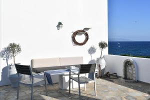 NAVA Devine Water Front House in Ambelas Paros Greece