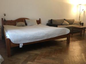 Emilia - Villa & Parking