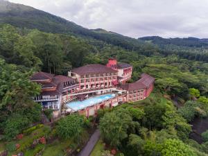 康迪阿马亚山