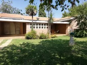 Dante Guest house - 阿尔伯顿