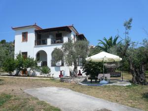 Liossis Rooms & Apartments Skopelos Greece