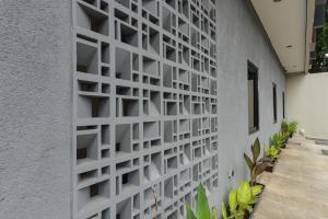 RedDoorz near Puri Indah Mall