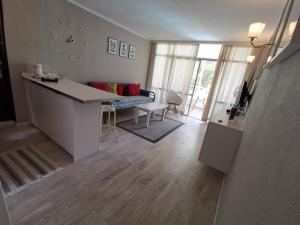 KEVINS HOUSE - front of YUMBO center in Maspalomas - Playa del Ingles