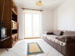 Nice apartment with terrace 600m distant from the beach 