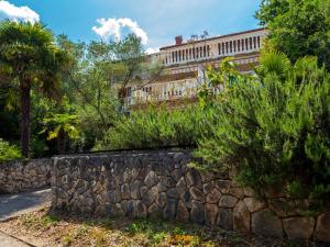 Spacious Apartment in Malinska with Terrace 