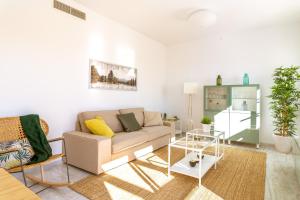 2266-Amazing newly furnished apt,on golf, sea view