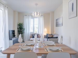 2275-Superb new apt on Valle Romano, golf view