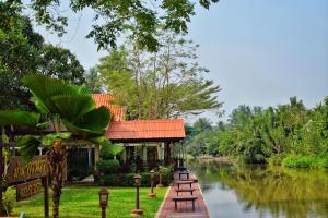 บ้านกรนรา Baan Kornnara - 3hvězdičkové hotely ve městě Amphawa