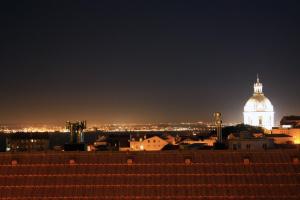 Sunny 3BDR Apartment in Graça by LovelyStay